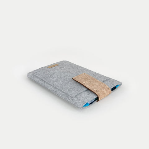 Skräddarsytt eReader-fodral | med magnetstängning och extra fack | ljusgrå - former | Modell "HAKA"