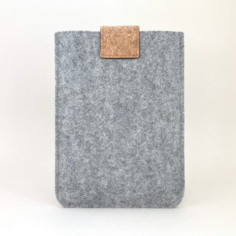 Skräddarsytt eReader-fodral | med magnetstängning och extra fack | ljusgrå - spår | Modell "HAKA"