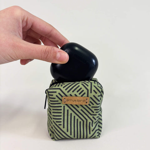 Mini-väska för hörlurar & Co. | tillverkad av ekologisk bomull | Designränder | Modell PocketCube