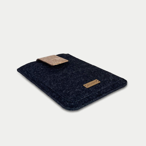 Fodral för PocketBook InkPad Color 3 | med magnetstängning och extra fack | antracit - ränder | Modell "HAKA"