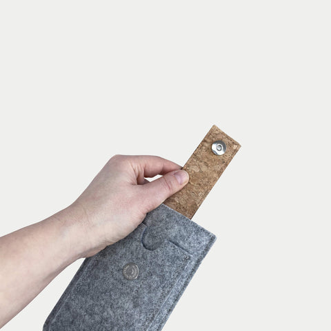 Mobilfodral för Fairphone 5 | med magnetlås och extra fack | ljusgrå - Shapes | Modell HAKA