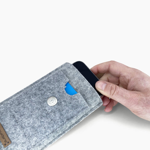 Mobilfodral för Google Pixel 7 | med magnetstängning och extra fack | ljusgrå - Stripes | Modell HAKA