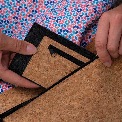 Mobilfodral med kortfack för Xiaomi POCO F6 Pro | antracit - shapes | Modell "ZIP"