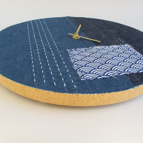Väggklocka Wabi Sabi Denim rund 30 cm | Denim - Guld | Design: Nagoya