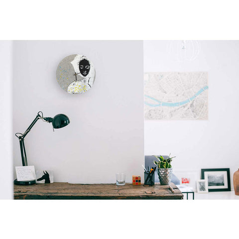 Väggklocka i filt och kork 30 cm | Design "Woman" av Anja Streese