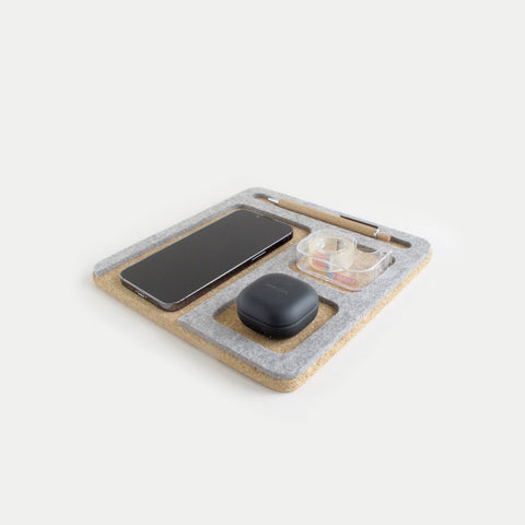 Organizer för mobiltelefon, anteckningsblock, penna, nycklar etc. | gjord av filt och kork | ljusgrå