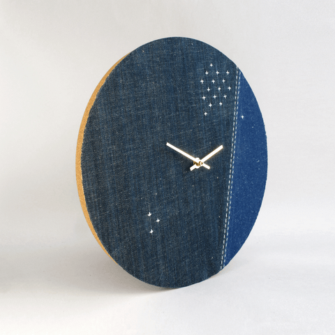 Väggklocka Wabi Sabi Denim rund 30 cm | Denim - Guld | Design: Osaka