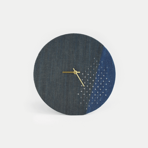 Väggklocka Wabi Sabi Denim rund 30 cm | Denim - Guld | Design: Saporo