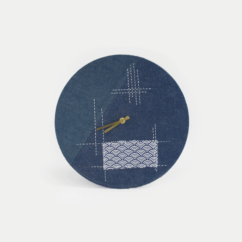 Väggklocka Wabi Sabi Denim rund 30 cm | Denim - Guld | Design: Tokyo