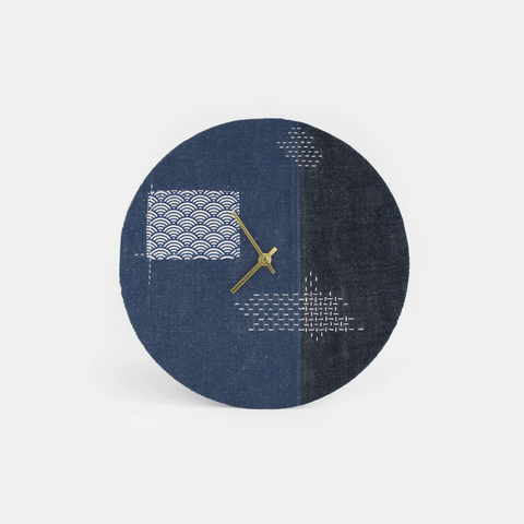 Väggklocka Wabi Sabi Denim rund 30 cm | Denim - Guld | Design: Fukuoka