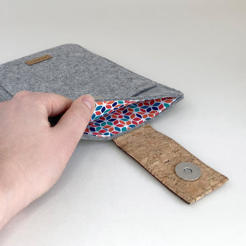 Fodral för PocketBook InkPad 3 | med magnetstängning och extra fack | ljusgrå - Colorful | Modell "HAKA"