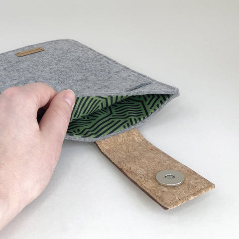 Fodral för PocketBook Touch Lux 5 | med magnetstängning och extra fack | ljusgrå - Stipes | Modell "HAKA"