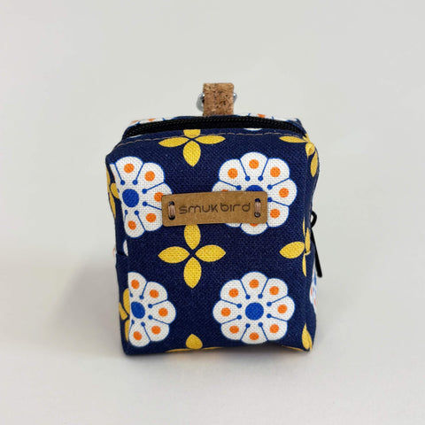 Mini-väska för hörlurar & Co. | tillverkad av ekologisk bomull | Designblomning | Modell PocketCube