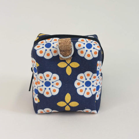 Mini-väska för hörlurar & Co. | tillverkad av ekologisk bomull | Designblomning | Modell PocketCube