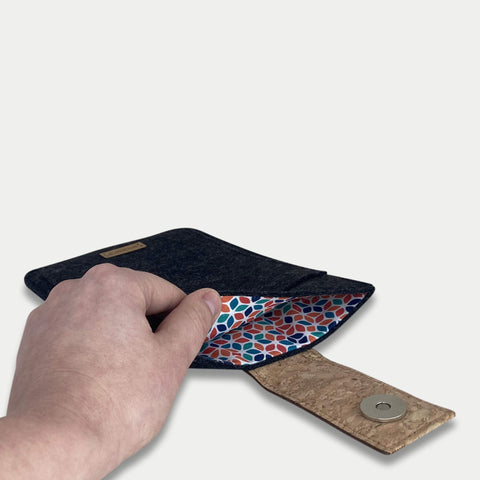 Fodral för Tolino Epos 2 | med magnetstängning och extra fack | antracit - Colorful | Modell "HAKA"