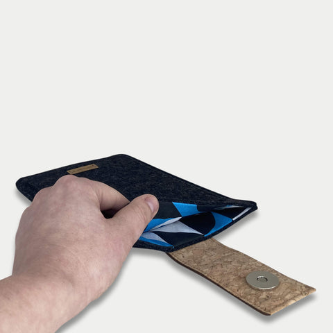 Fodral för PocketBook Verse | med magnetstängning och extra fack | antracit - Shapes | Modell "HAKA"