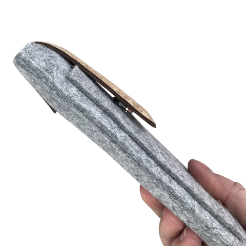 Fodral för PocketBook InkPad 3 | med magnetstängning och extra fack | ljusgrå - Colorful | Modell "HAKA"
