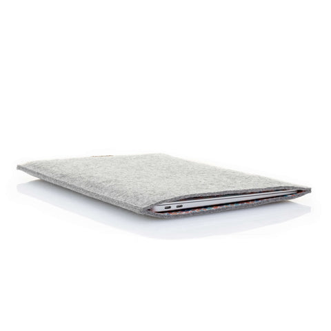 Fodral för MacBook Air M2 15 | tillverkad av filt och ekologisk bomull | ljusgrå - Colorful | "LET"-modell