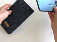 Mobilfodral för iPhone 13 mini | av filt och ekologisk bomull | antracit - bloom | "LET"-modell