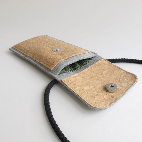 Axelväska till Fairphone 3 | gjord av filt och ekologisk bomull | ljusgrå - ränder | Modell KEDJA