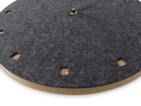 Väggklocka av filt och kork 30 cm | antracit - svart | Design: Esbjerg
