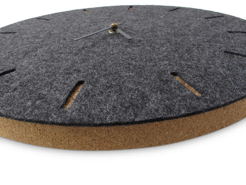 Väggklocka av filt och kork 30 cm | antracit - svart | Design: Köpenhamn
