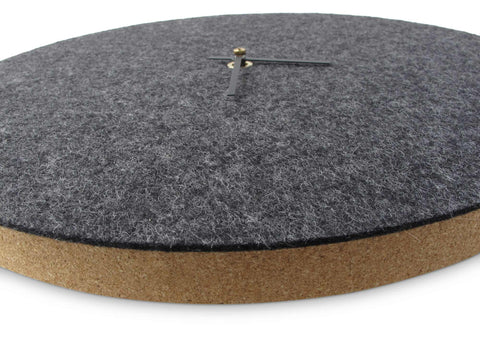 Väggklocka av filt och kork 30 cm | antracit - svart | Design: Aalborg