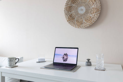 Matta för MacBooks gjord av filt och kork | 26x38cm | ljusgrå