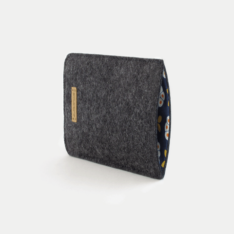 Mobilfodral till Xiaomi Poco F5 Pro | gjord av filt och ekologisk bomull | antracit - blomning | Modell "LET"