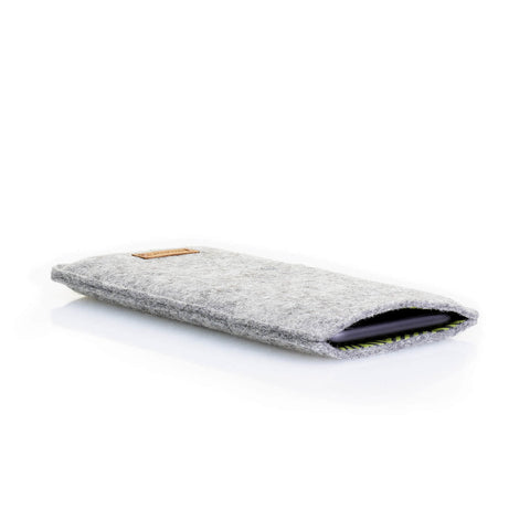 Mobilfodral med kortfack för Motorola Moto G32 | ljusgrå - ränder | Modell "ZIP"