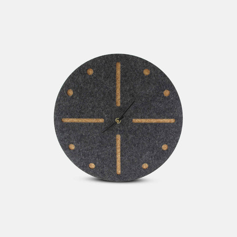 Väggklocka av filt och kork 30 cm | antracit - svart | Design: Odense