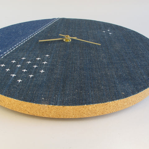 Väggklocka Wabi Sabi Denim rund 30 cm | Denim - Guld | Design: Osaka