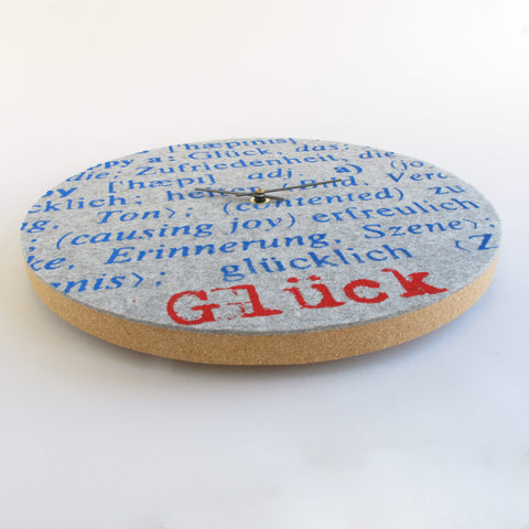 Väggklocka i filt och kork 30 cm | Design "Happiness" av Anja Streese