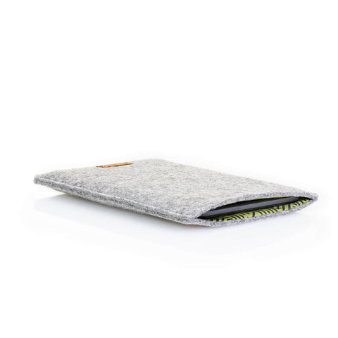 Fodral för PocketBook InkPad 3 | gjord av filt och ekologisk bomull | ljusgrå - ränder | Modell "LET"