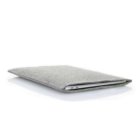 Fodral för MacBook Pro 13 | tillverkad av filt och ekologisk bomull | ljusgrå - Stripes | "LET"-modell