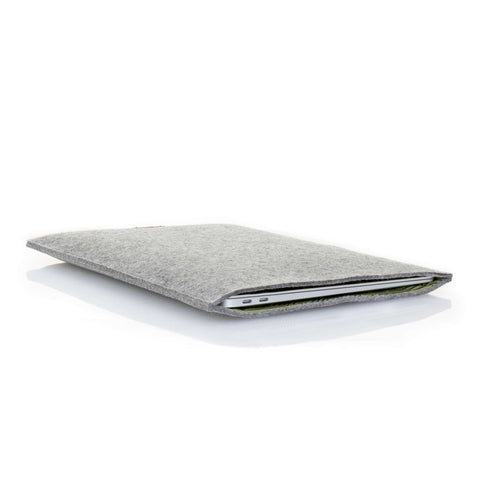 Fodral för MacBook Pro 16 | tillverkad av filt och ekologisk bomull | ljusgrå - Stripes | "LET"-modell