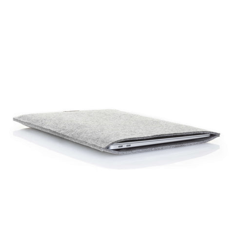 Fodral för MacBook Pro 13 | tillverkad av filt och ekologisk bomull | ljusgrå - Tracks | "LET"-modell