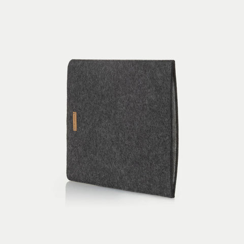 Fodral för Surface Pro 9 | tillverkad av filt och ekologisk bomull | 
antracit - tracks | "LET"-modell