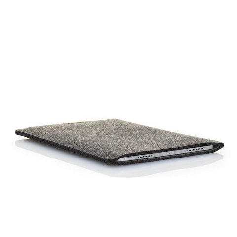 Fodral för Galaxy Tab S6 | tillverkad av filt och ekologisk bomull | 
antracit - tracks | "LET"-modell