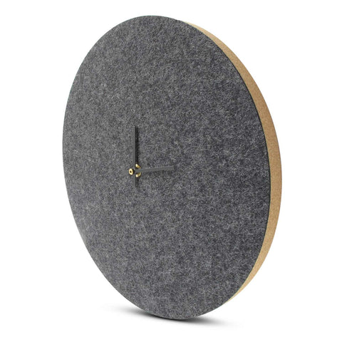 Väggklocka av filt och kork 30 cm | antracit - svart | Design: Aalborg