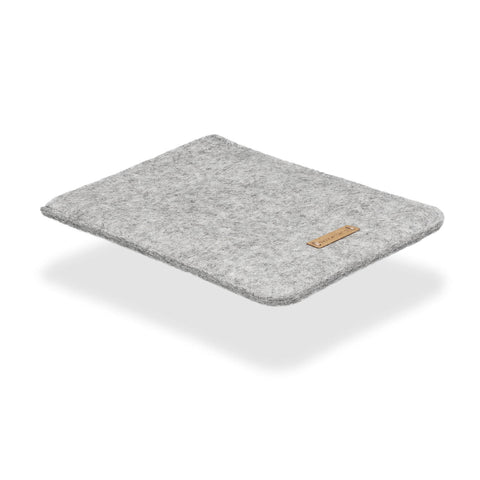 Fodral för PocketBook InkPad 3 | gjord av filt och ekologisk bomull | ljusgrå - ränder | Modell "LET"